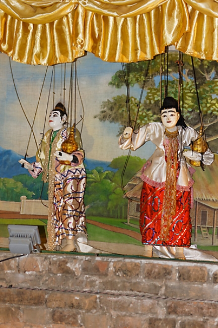 Pagan-diner marionnettes-018